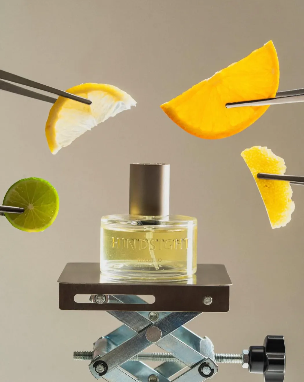 Hindsight, brand parfum lokal Indonesia yang mengusung filosofi kenangan