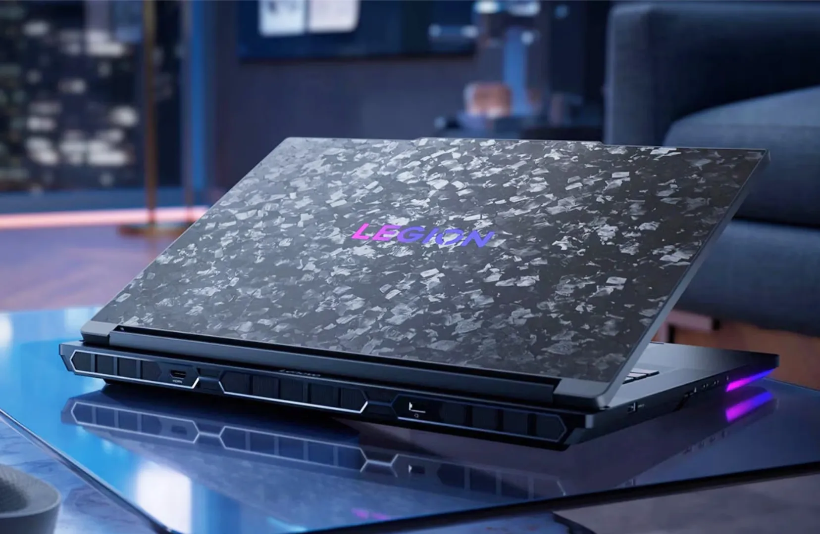Desain belakang Lenovo Legion 9 18IAX10 dengan aksen RGB dan gril ventilasi