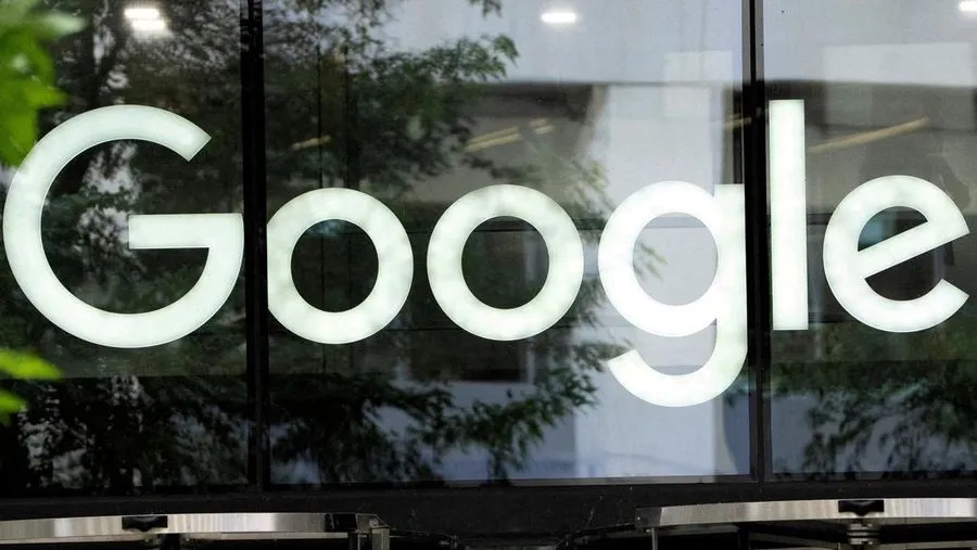 Logo Google pada sebuah gedung perkantoran