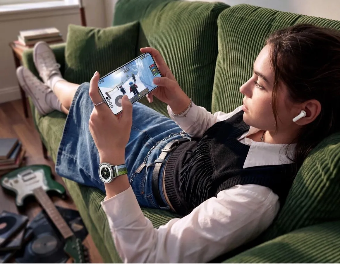Layar AMOLED OPPO Reno16 F 5G dengan kecerahan tinggi