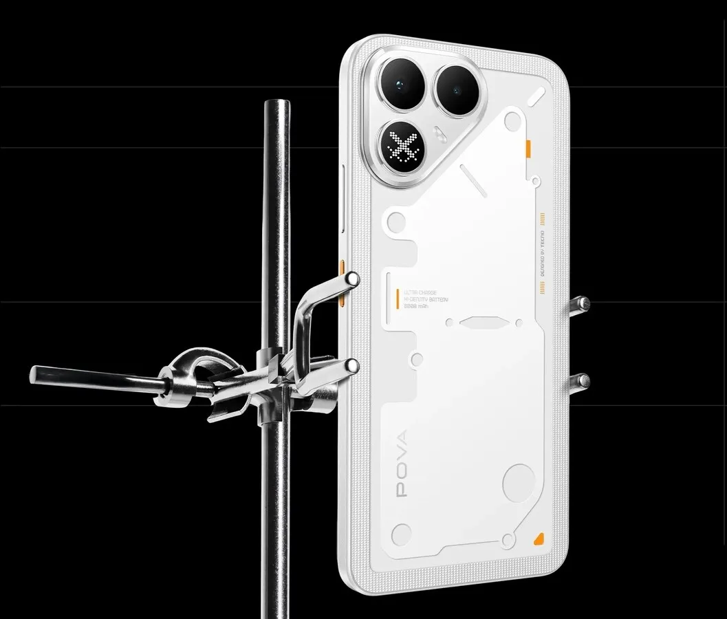 Port USB Type-C dan fitur konektivitas pada Tecno POVA 8 5G
