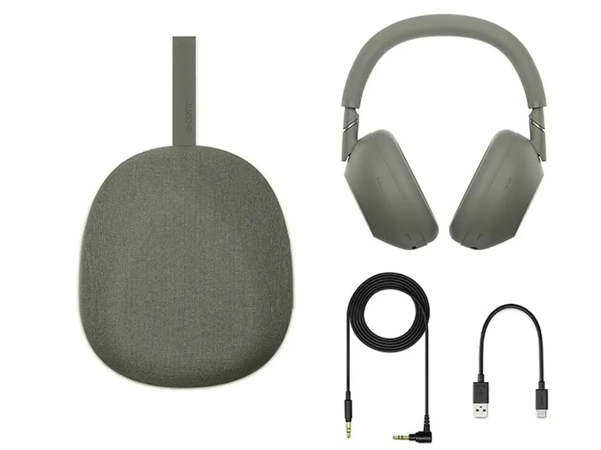 Aksesori pelengkap Sony WH-1000XM6 warna hijau dalam paket penjualan